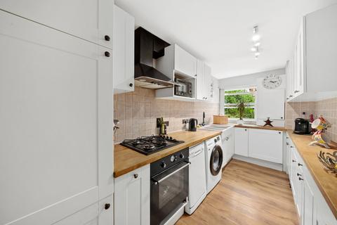 2 bedroom flat for sale, Battersea Church Road, London