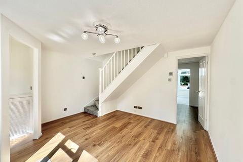 2 bedroom terraced house to rent, Cygnet Close, Borehamwood, WD6