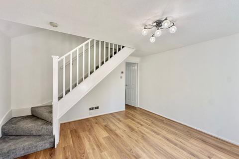 2 bedroom terraced house to rent, Cygnet Close, Borehamwood, WD6