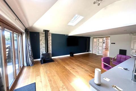 3 Harrop Fold, Oldham, OL8 2RR