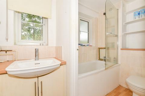 9 Elm Park, Cranleigh, GU6 8UG
