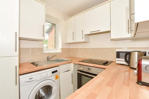 9 Elm Park, Cranleigh, GU6 8UG
