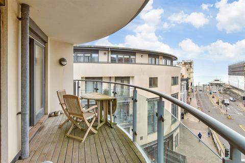 2 bedroom flat for sale, West Street, Brighton, East Sussex