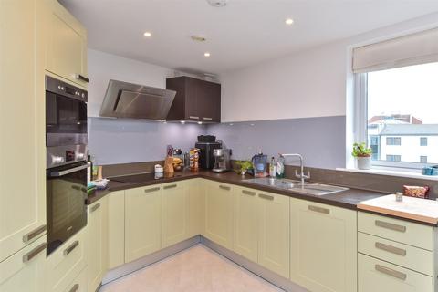 2 bedroom flat for sale, West Street, Brighton, East Sussex