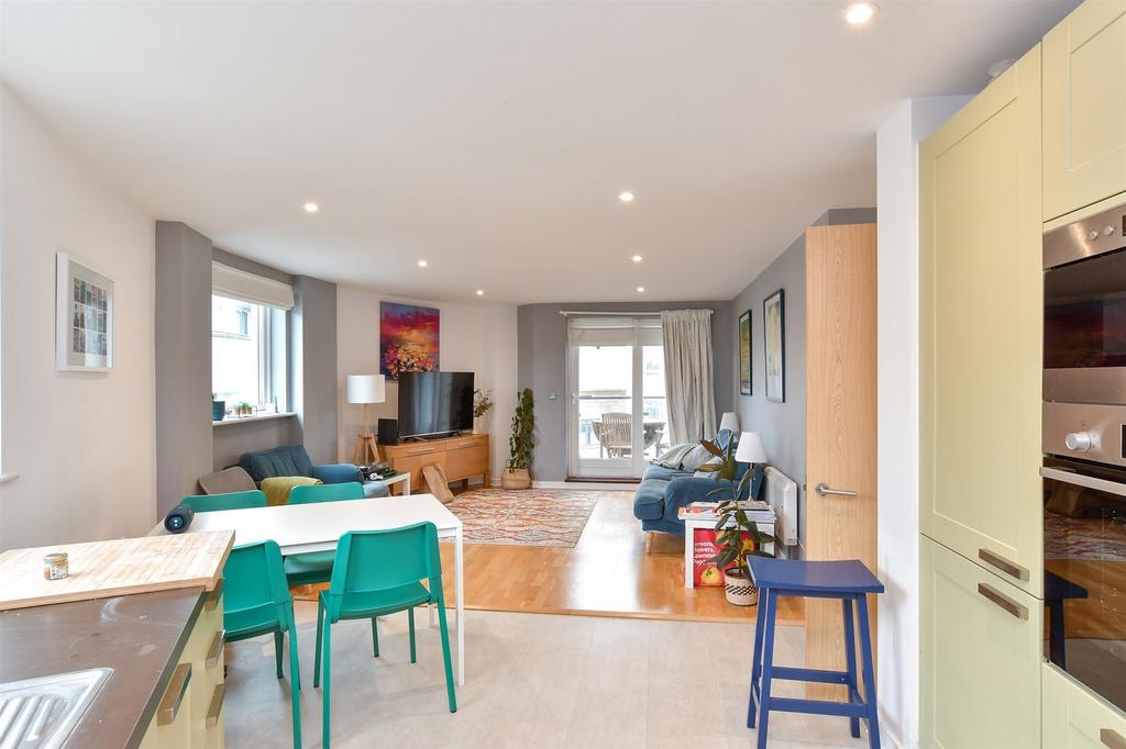 Lounge/ Kitchen