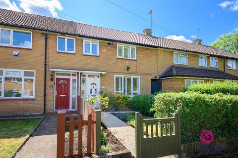 2 bedroom terraced house to rent, Linton Avenue, Borehamwood