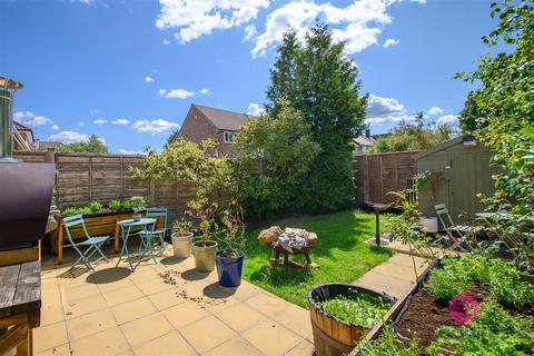 2 bedroom terraced house to rent, Linton Avenue, Borehamwood