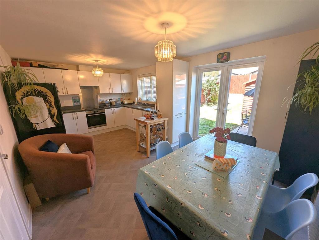 PXL 20250712 122022106.RAW-01.COVER.jpg