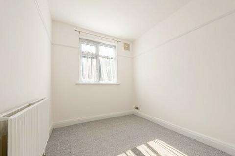 2 bedroom maisonette for sale, Watford Way, London NW4