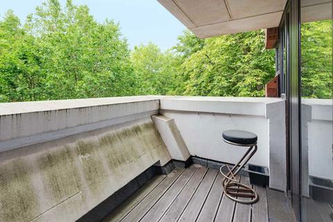 2 bedroom flat for sale, St. Johns Wood Road, London NW8
