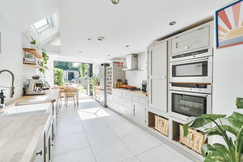 3 bedroom terraced house to rent, Elm Road, Windsor, SL4