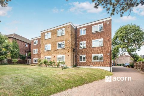 2 bedroom flat to rent, Ravensbourne Park Crescent London SE6