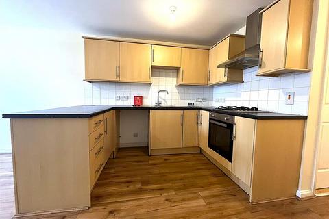 2 bedroom flat to rent, Kings Close, Birmingham B30