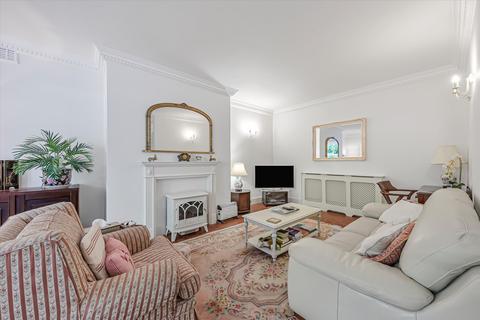 2 bedroom flat to rent, Belsize Park Gardens, London, NW3