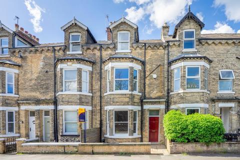 Terraced house - Grosvenor Terrace, York