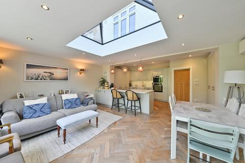 57 Fairway, London, SW20 9DN