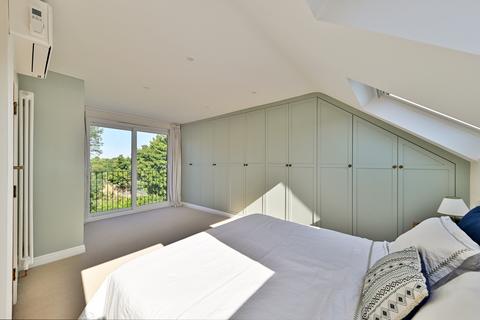 57 Fairway, London, SW20 9DN