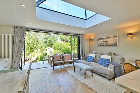 57 Fairway, London, SW20 9DN