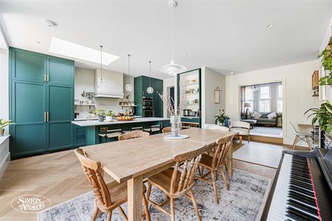19 Whitehall Road, London, W7 2JE