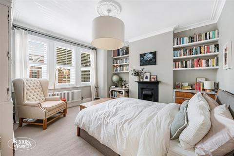 19 Whitehall Road, London, W7 2JE