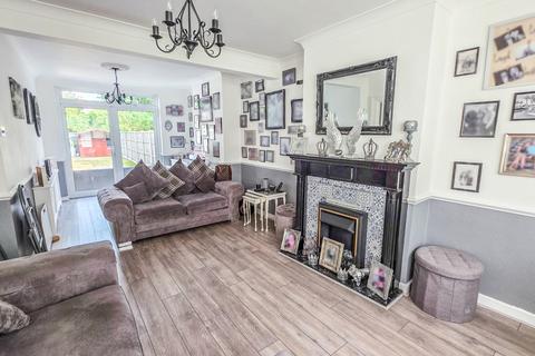 3 bedroom end of terrace house for sale, Poplar Street, Romford, RM7