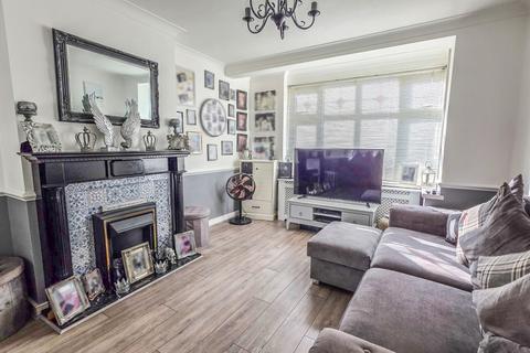3 bedroom end of terrace house for sale, Poplar Street, Romford, RM7