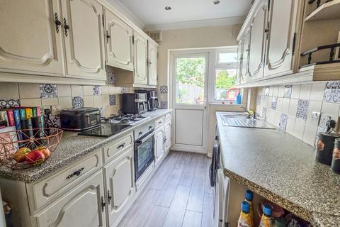 3 bedroom end of terrace house for sale, Poplar Street, Romford, RM7