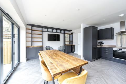 3 bedroom terraced house for sale, Vale Road South, Surbiton KT6