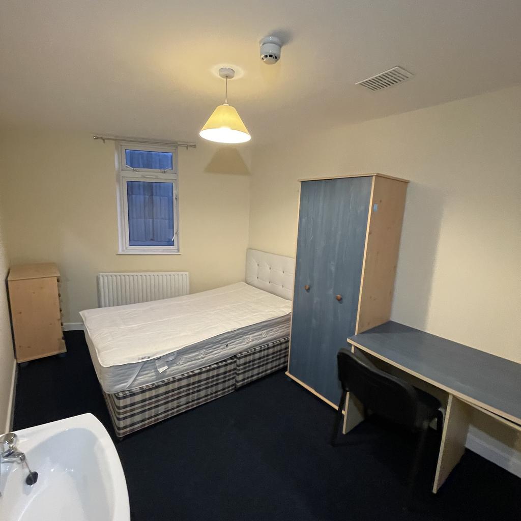 Bedroom 5 (Available)