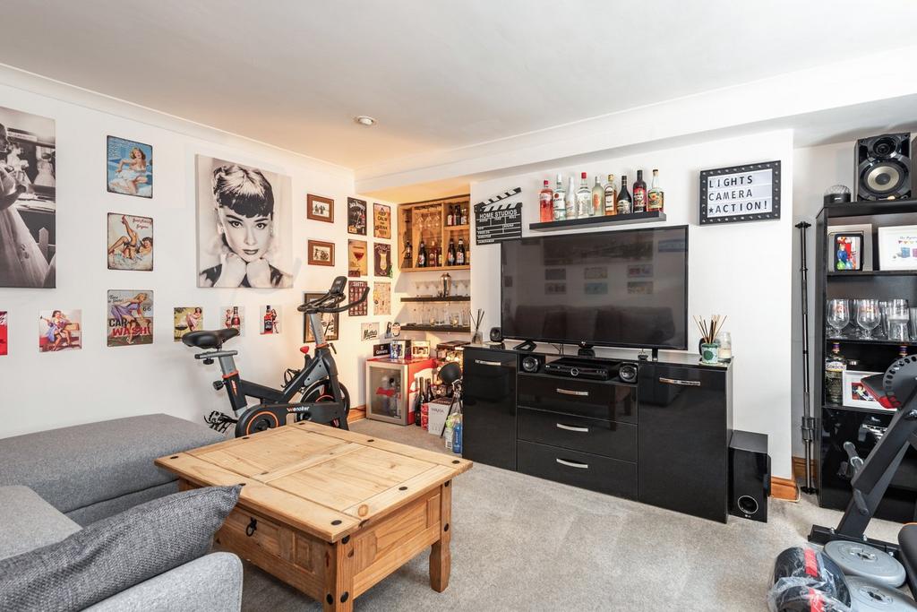 Basement Room/Bedroom