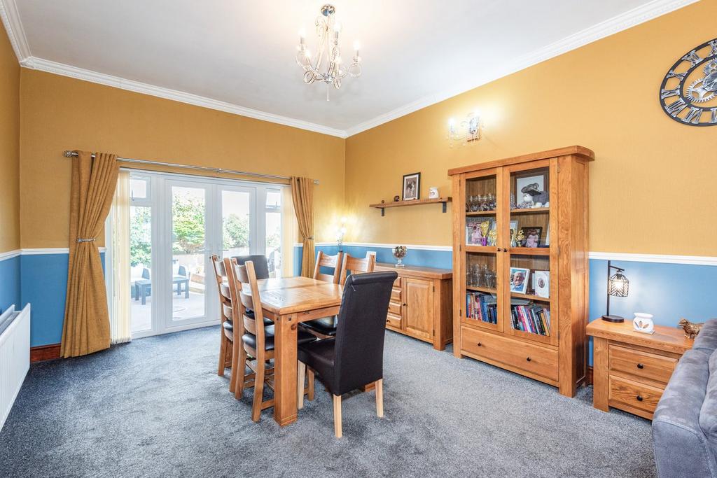 Dining Lounge