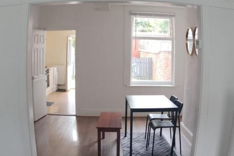89 Albert Road, Wellingborough, NN8 1EN