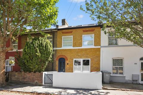 151 Chandos Road, London, E15 1TX