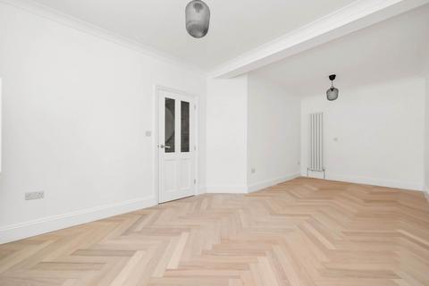 151 Chandos Road, London, E15 1TX
