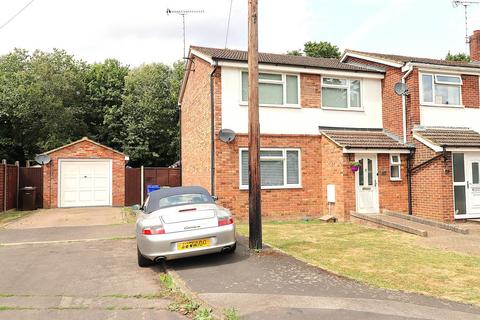 3 bedroom end of terrace house for sale, Marshall Close, FARNBOROUGH GU14