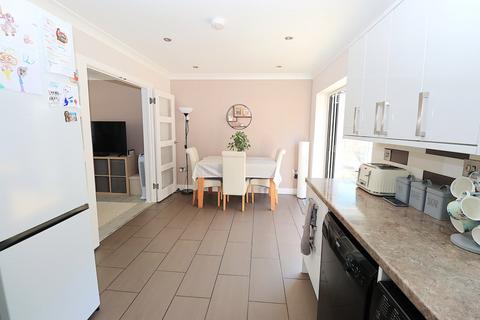 3 bedroom end of terrace house for sale, Marshall Close, FARNBOROUGH GU14