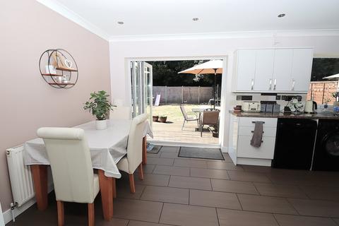 3 bedroom end of terrace house for sale, Marshall Close, FARNBOROUGH GU14