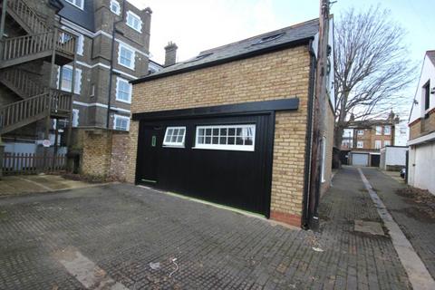 1 bedroom coach house for sale, Clifftown Parade, Southend On Sea