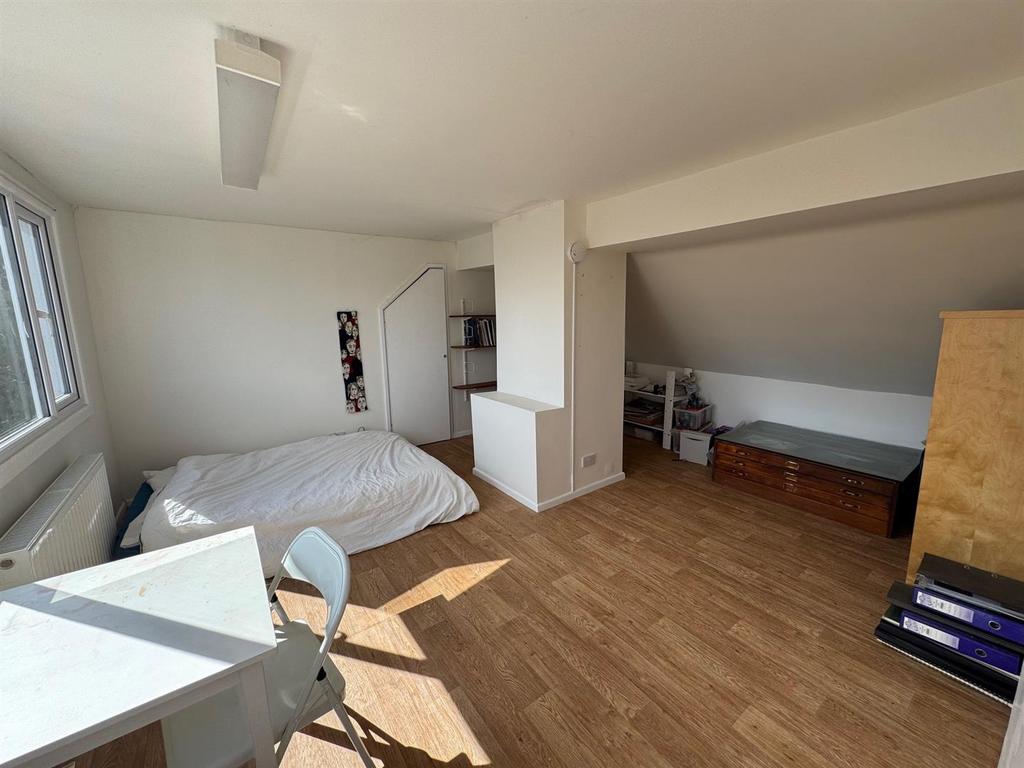 Bedroom Orford 2.jpg
