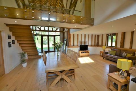 3 bedroom barn conversion to rent, Ayot St Peter, Welwyn, Hertfordshire.