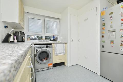 1 bedroom flat for sale, High Street, London