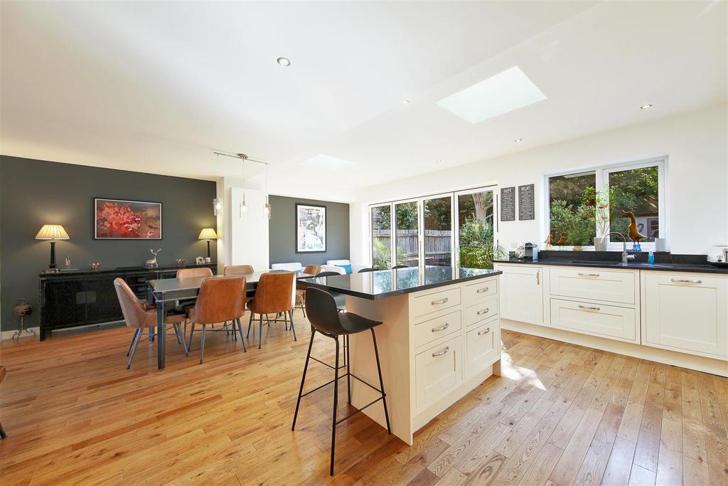 31 Moyne Place - ch NKs Tm0 Rv2ka WBOHA4 J.jpg