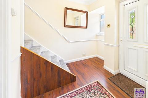3 bedroom semi-detached house for sale, Carnation Road, Strood