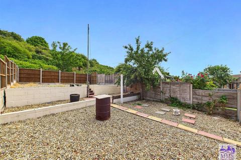 3 bedroom semi-detached house for sale, Carnation Road, Strood