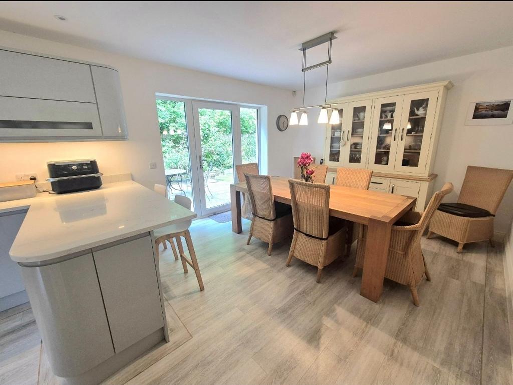 Dining Kitchen