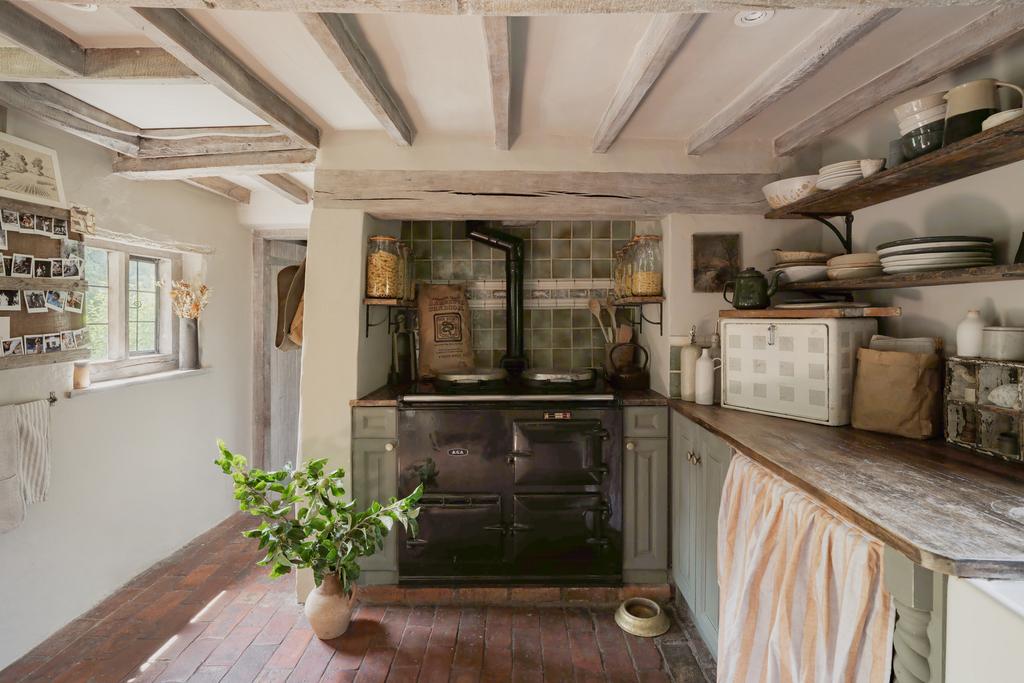 294286 - Tanyard Farmhouse, Great Ellingham-14.jpg