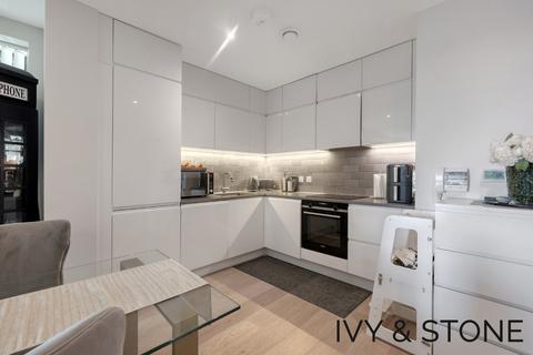 2 bedroom apartment for sale, James Cook Building, Royal Wharf, E16