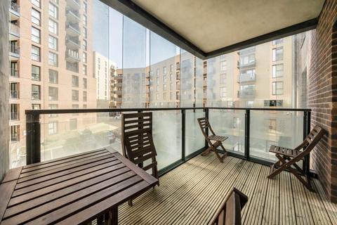 2 bedroom flat for sale, Shearwater Drive, London NW9