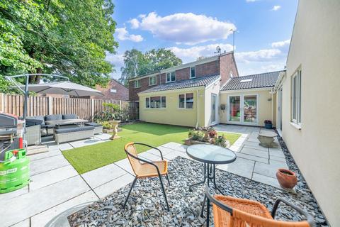 3 bedroom semi-detached house for sale, Woodlands Way, Bury St. Edmunds IP28