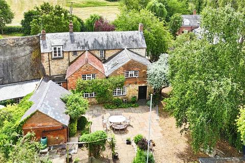 6 bedroom semi-detached house for sale, Church End, Buckingham MK18